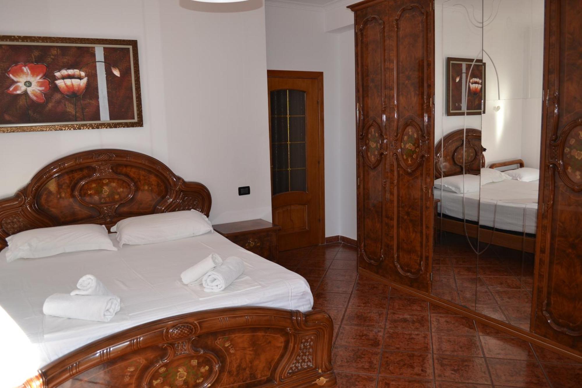 Central 5 Bedrooms Apartment Partial Seaview Vlorë Exterior foto