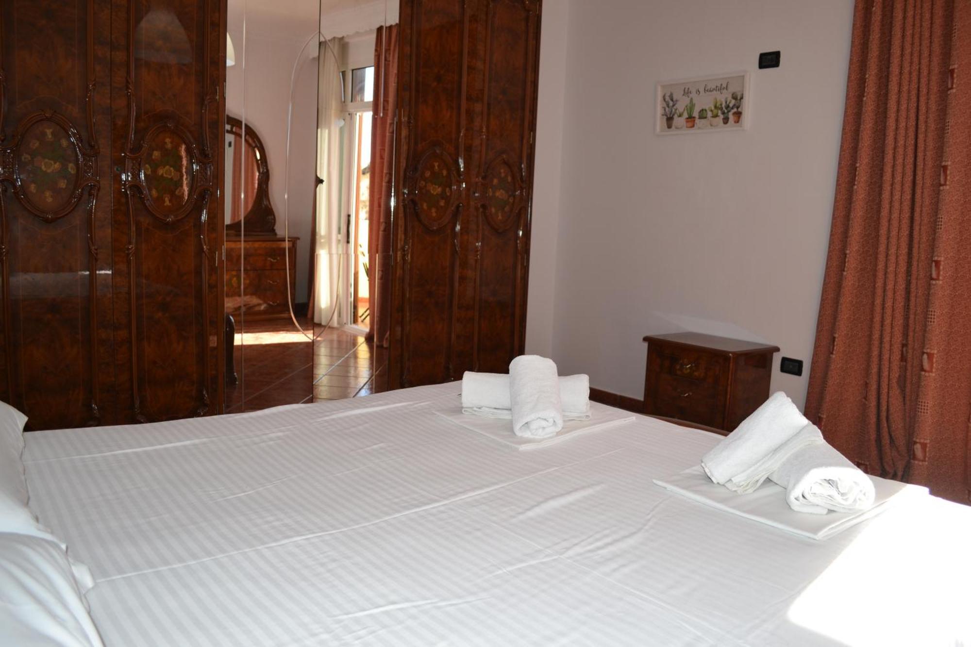 Central 5 Bedrooms Apartment Partial Seaview Vlorë Exterior foto