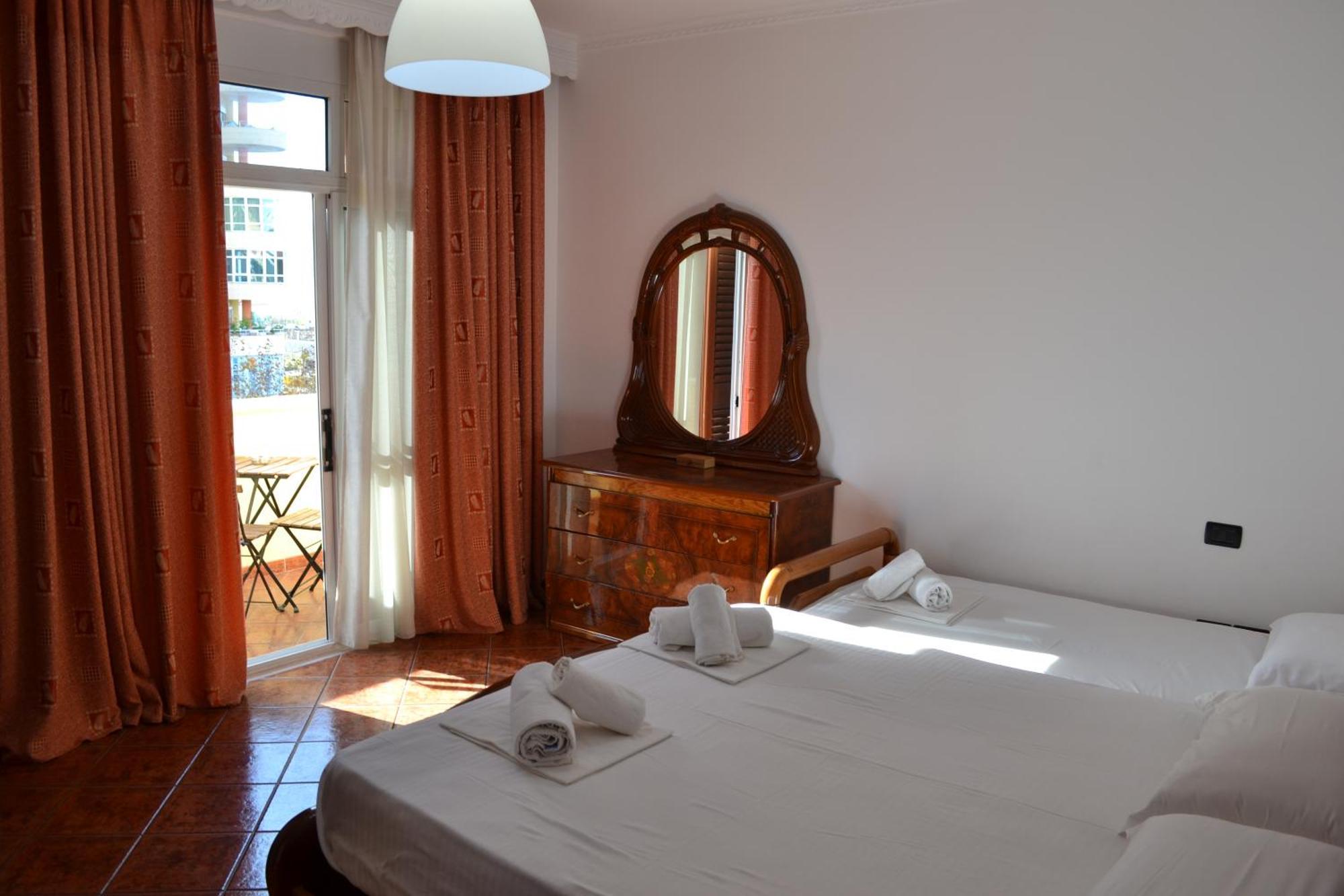 Central 5 Bedrooms Apartment Partial Seaview Vlorë Exterior foto