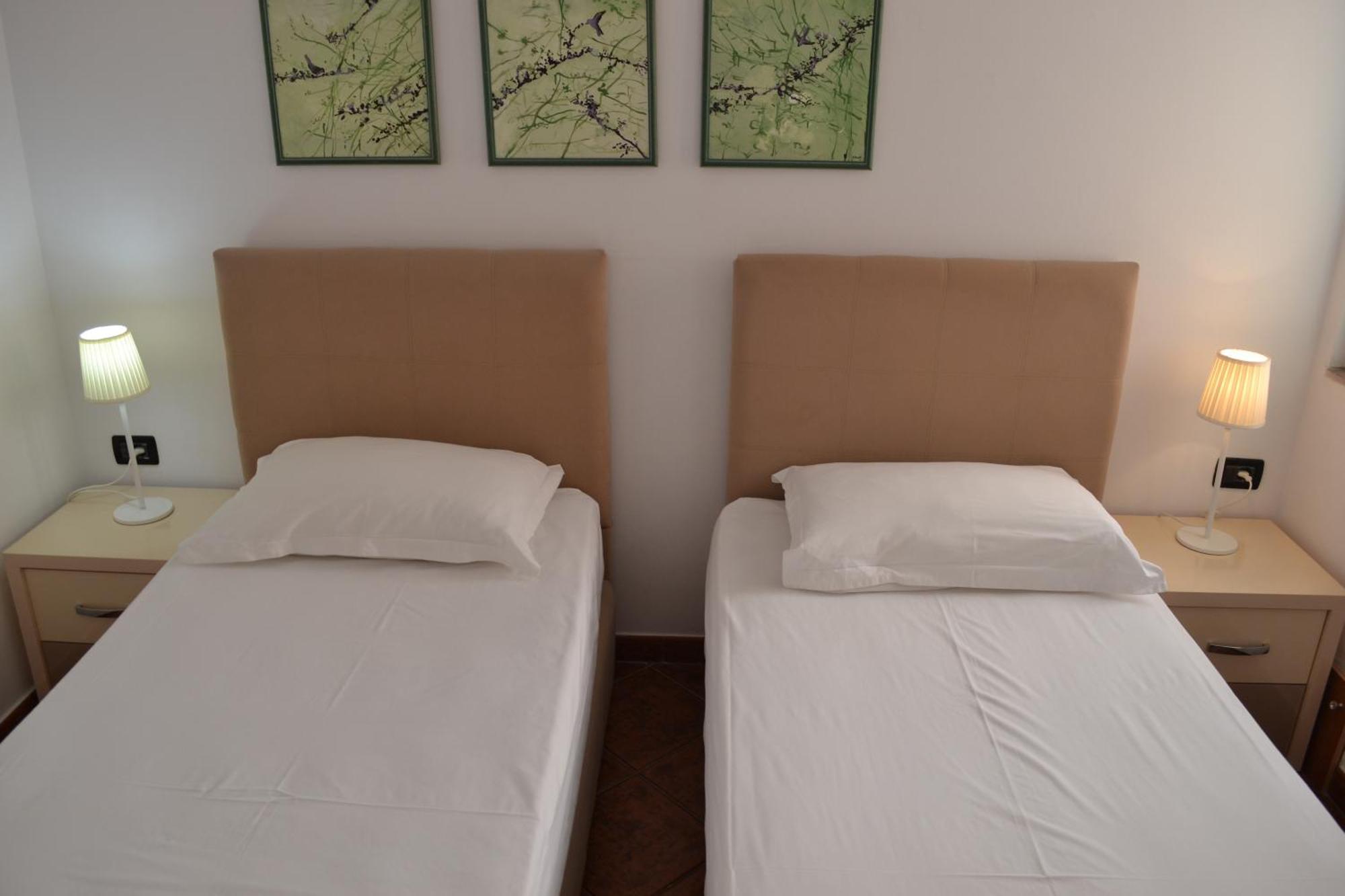 Central 5 Bedrooms Apartment Partial Seaview Vlorë Exterior foto
