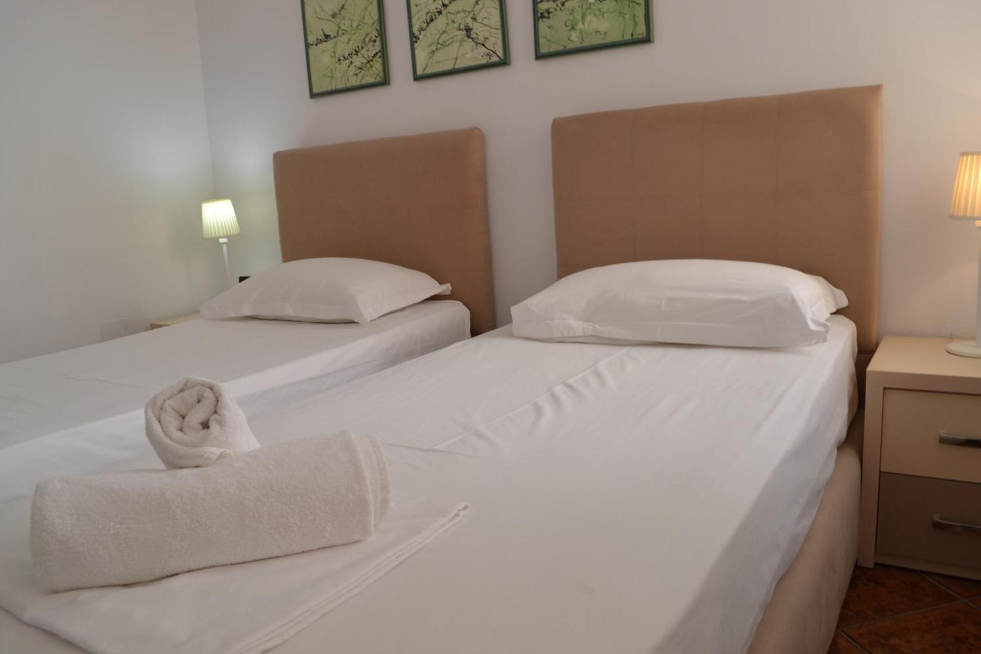 Central 5 Bedrooms Apartment Partial Seaview Vlorë Exterior foto