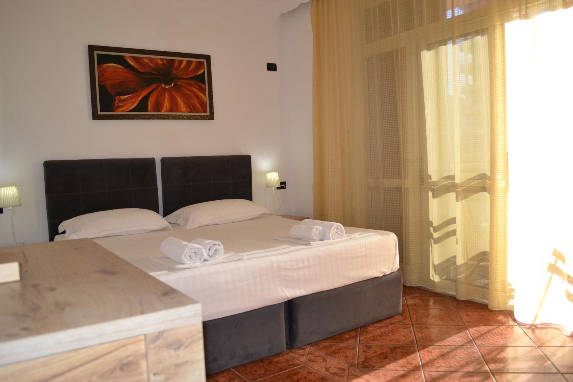 Central 5 Bedrooms Apartment Partial Seaview Vlorë Exterior foto