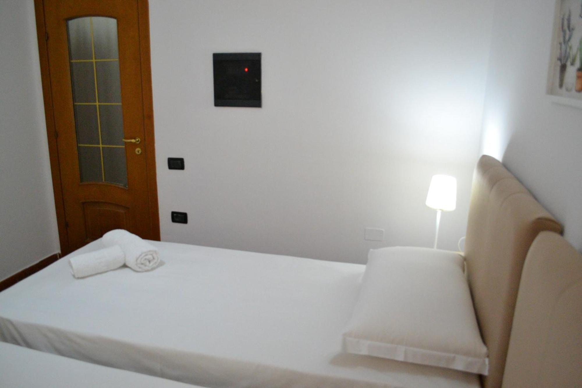 Central 5 Bedrooms Apartment Partial Seaview Vlorë Exterior foto