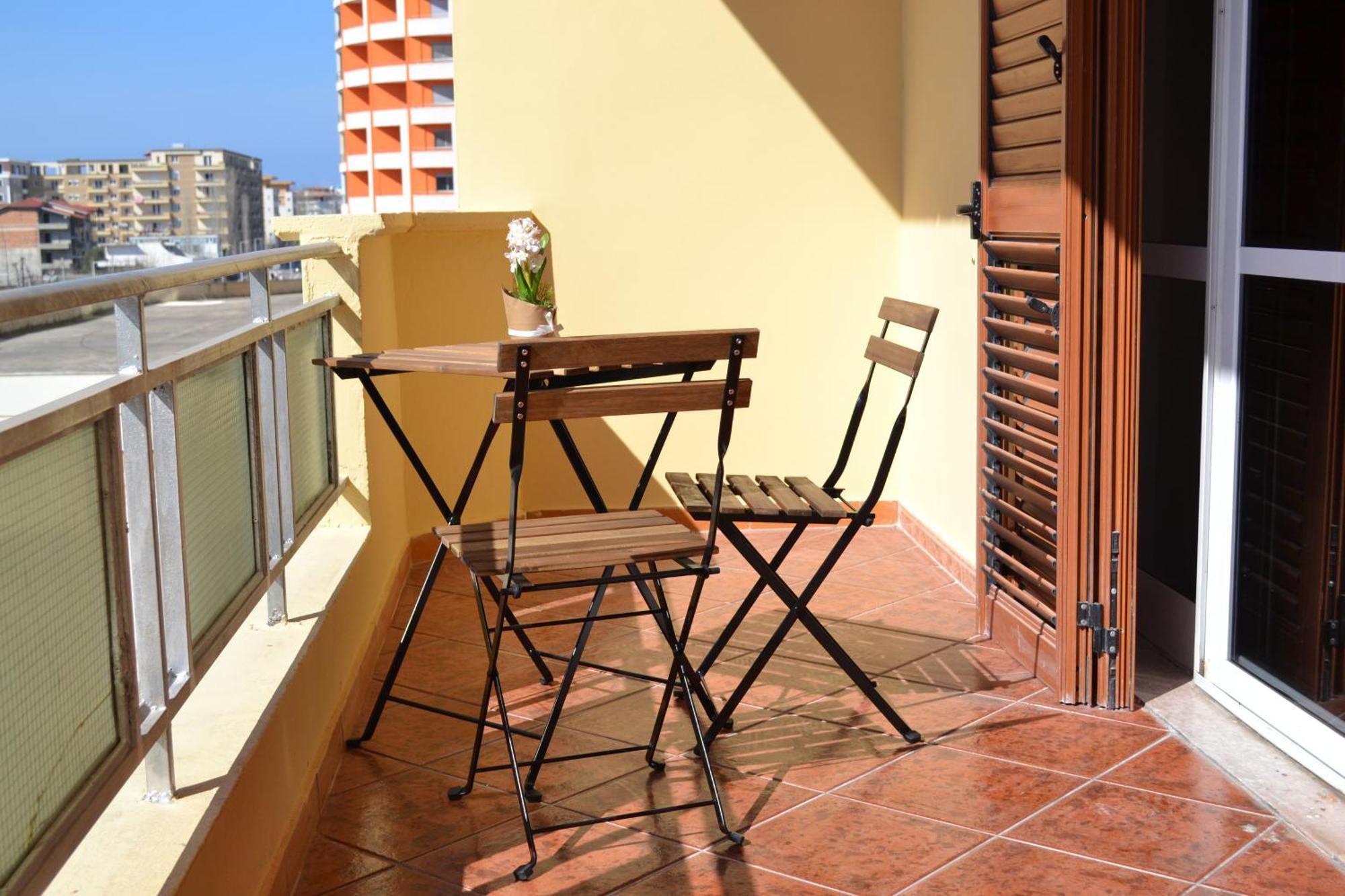 Central 5 Bedrooms Apartment Partial Seaview Vlorë Exterior foto